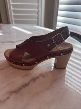 Clarks Brown Leather Clog Sandal with Wooden Block Heel